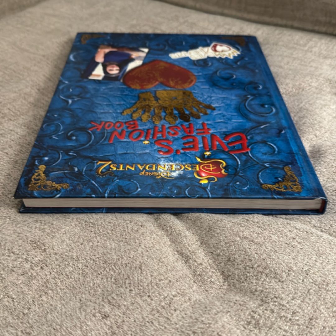 Descendants 2 Evie's Fashion Book