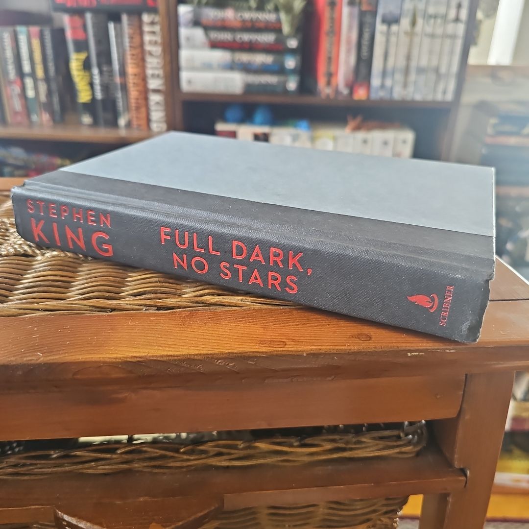 Full Dark, No Stars