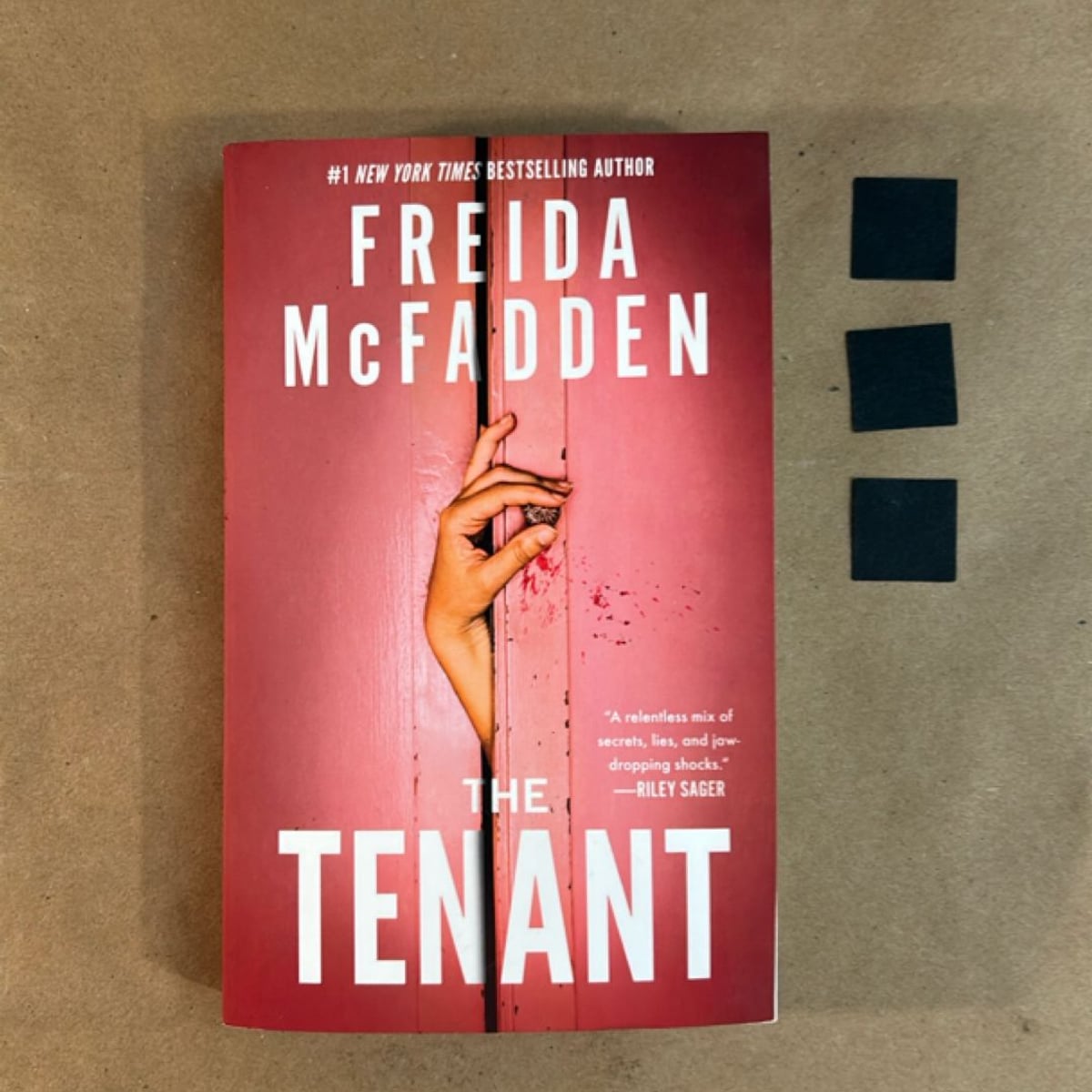 The Tenant by Freida McFadden, Paperback | PangoBooks