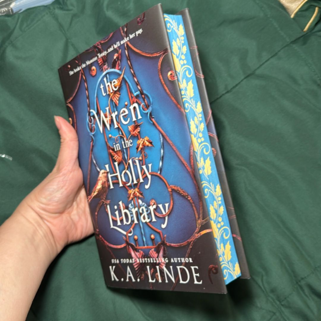 The Wren in the Holly Library (Deluxe Limited Edition)