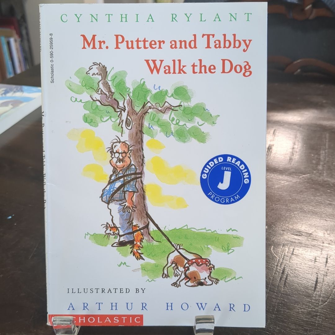Mr. Putter and Tabby Walk the Dog
