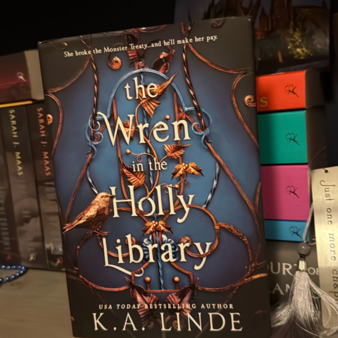 The Wren in the Holly Library (Deluxe Limited Edition)