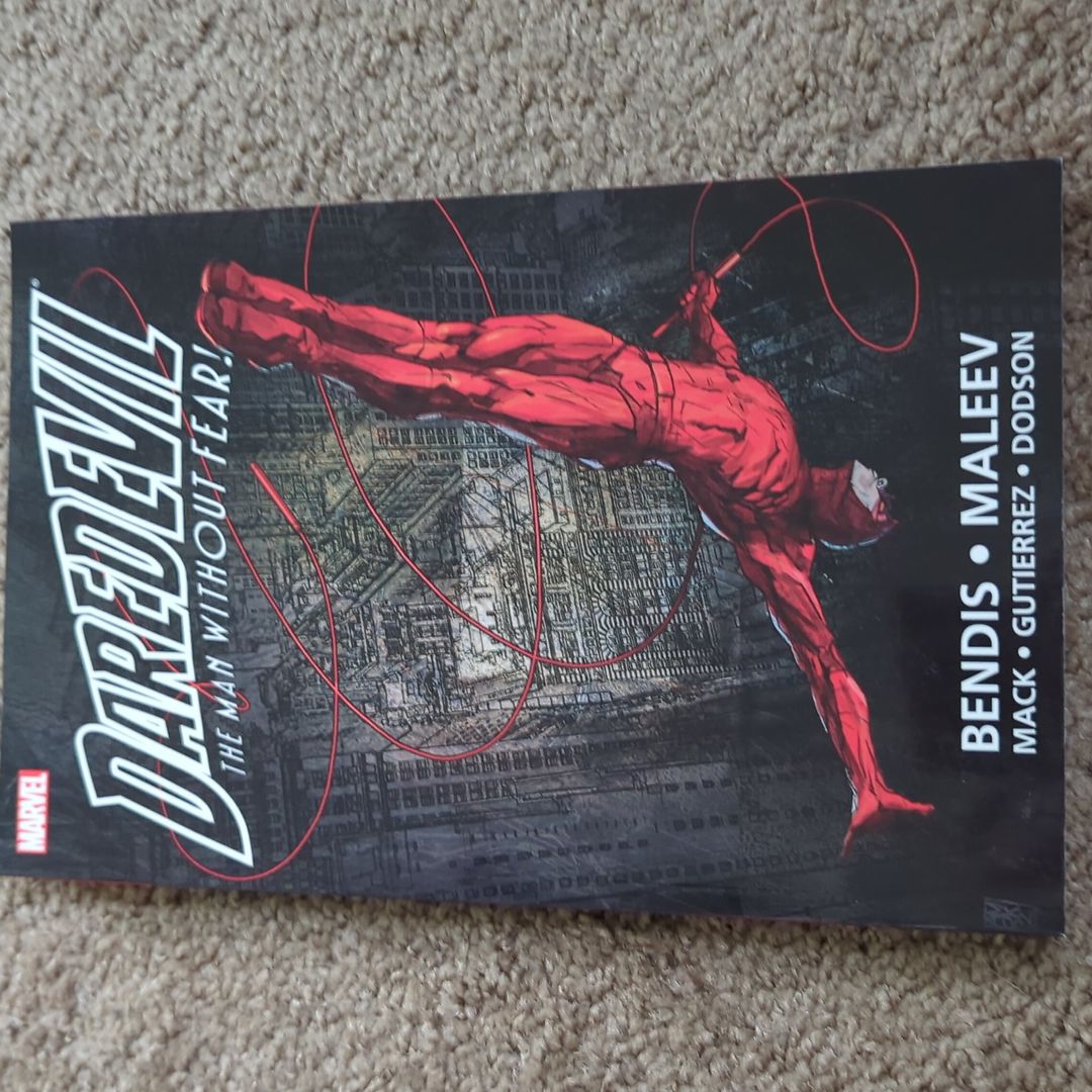 Daredevil by Brian Michael Bendis and Alex Maleev Ultimate Collection - Book 1