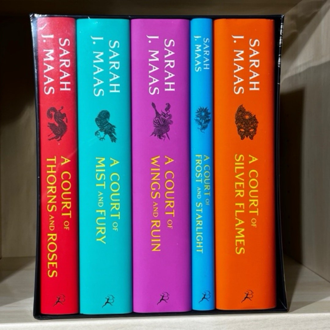 A Court of Thorns and Roses Hardcover Box Set (5 Books)
