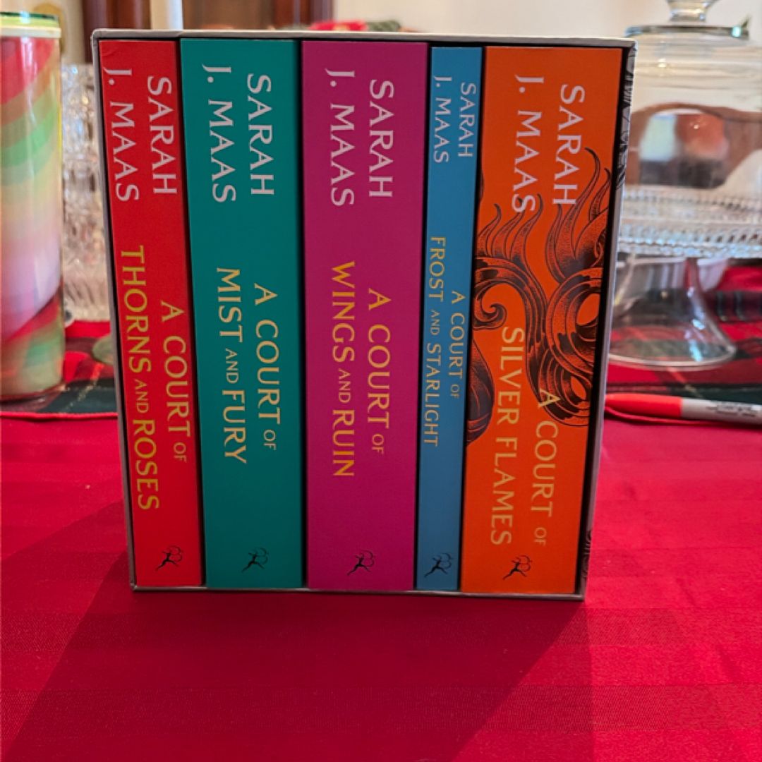 A COURT OF THORNS AND ROSES PAPERBACK BOX SET. MAAS, SARAH J.. Libro en papel. 9781526657077