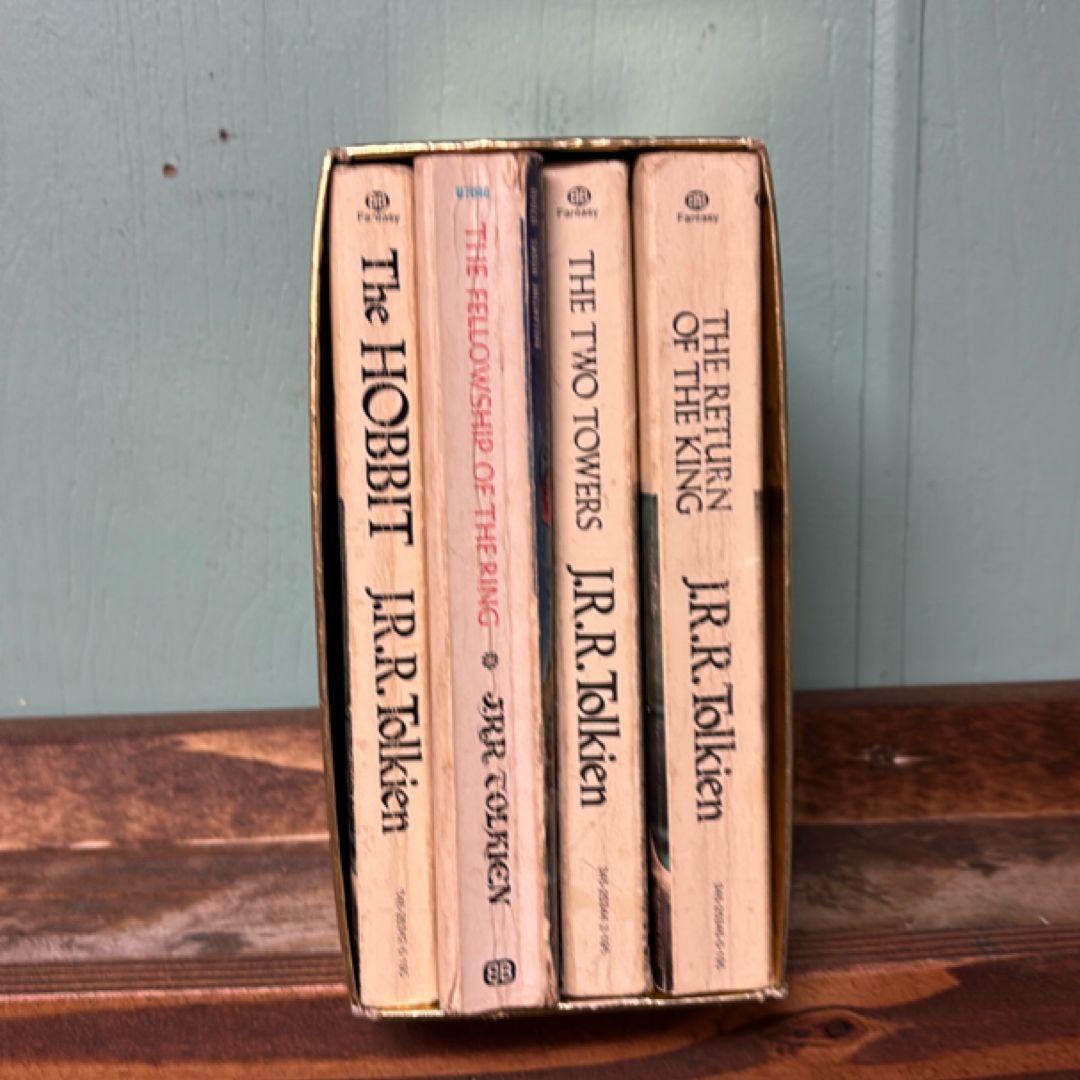 Vintage Gold Foil Box Set JRR Tolkien Hobbit Lord Of The Rings 4 Book ...
