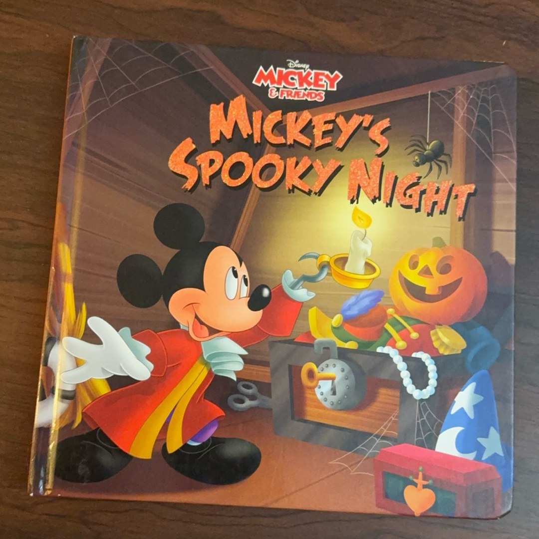 Mickey and Friends Mickey's Spooky Night