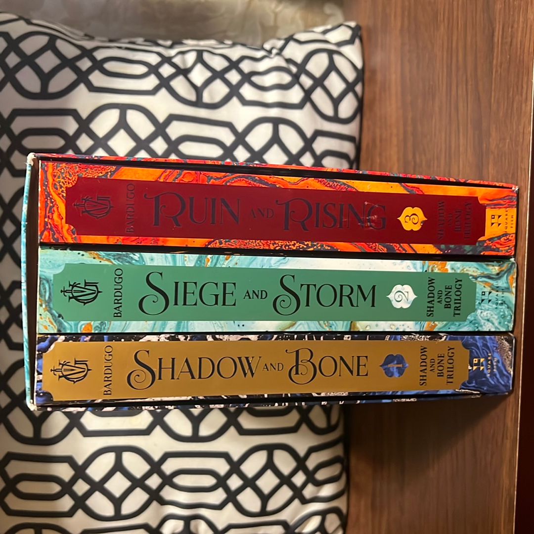 The Shadow and Bone Trilogy Boxed Set