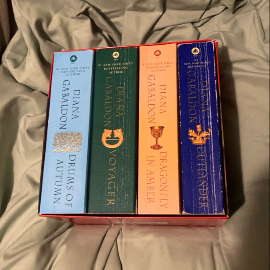 Outlander 4-Copy Boxed Set