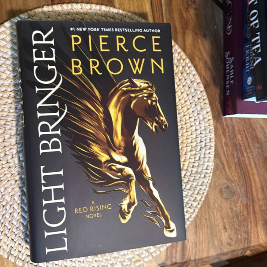 Light Bringer *Special Edition* by Pierce | PangoBooks