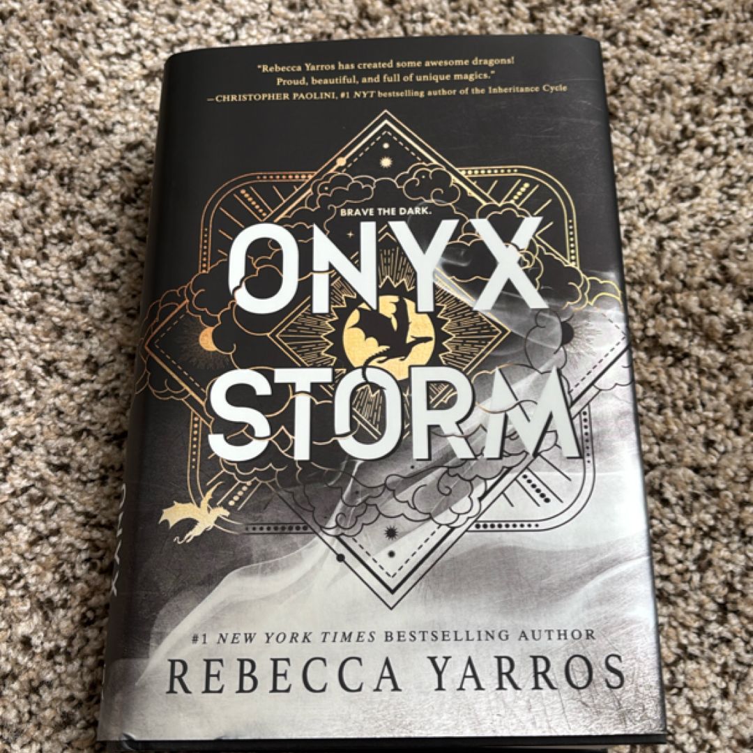 Onyx Storm (Standard Edition)