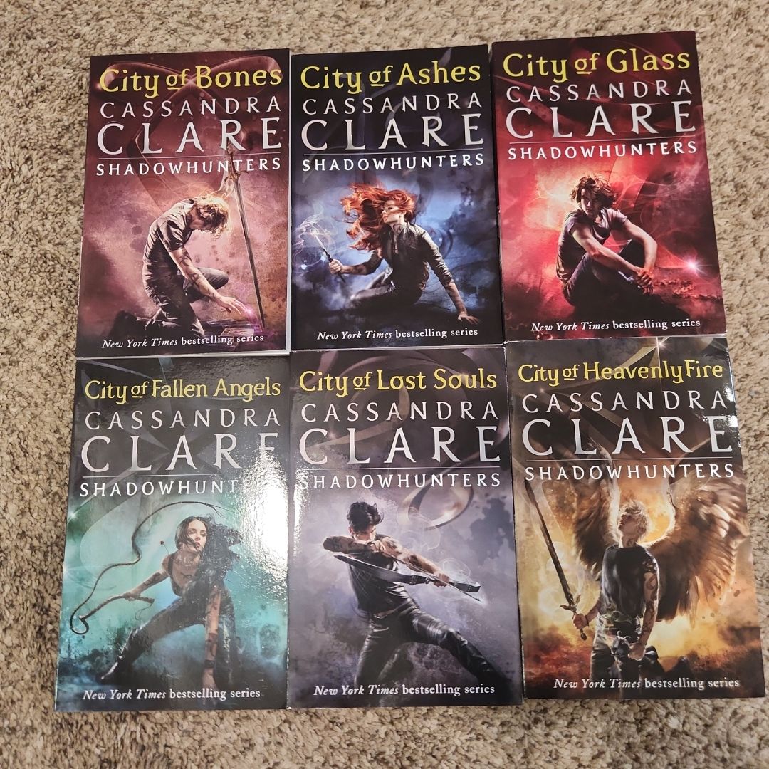 MORTAL INSTRUMENTS COMPLETE BOX SET.