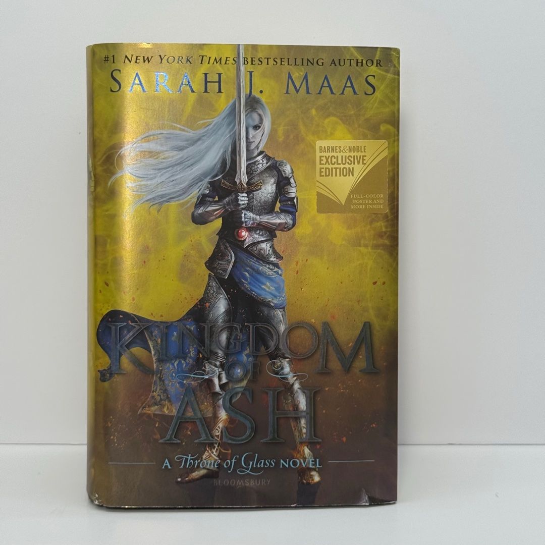 The Assassin's Blade - UK cover by Sarah J. | PangoBooks