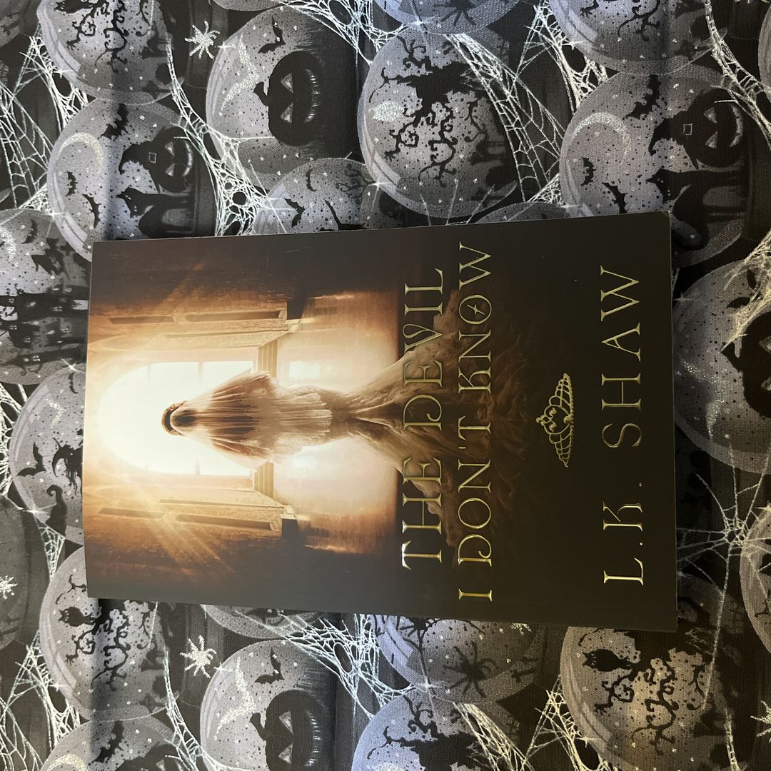 The Devil I Don't Know (Dark Hearts Romance) 
