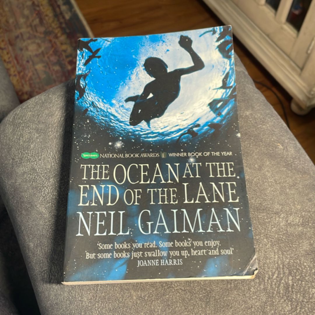 Ocean at the End of the Lane: A Novel (UK Edition).