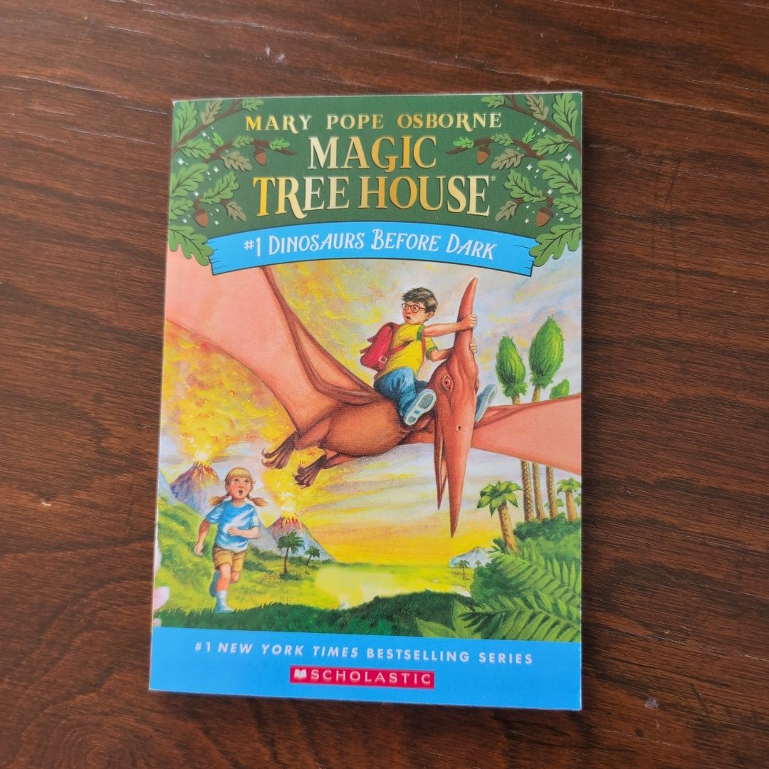 Magic Tree House Fact Tracker Graphic Novel: Dinosaurs