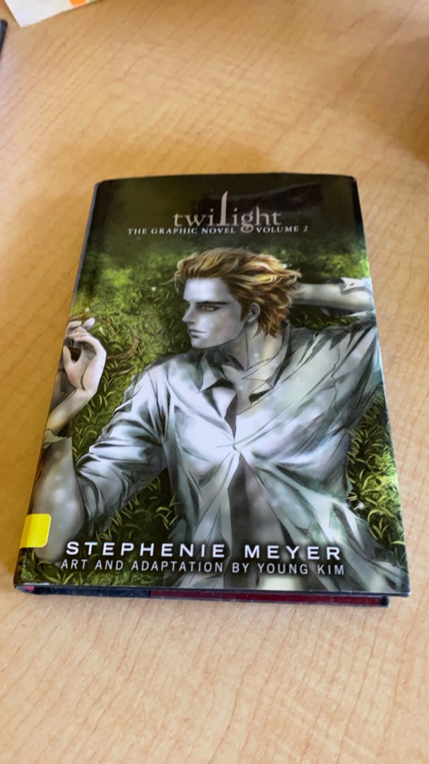 Twilight: The Graphic Novel, Vol. 2
