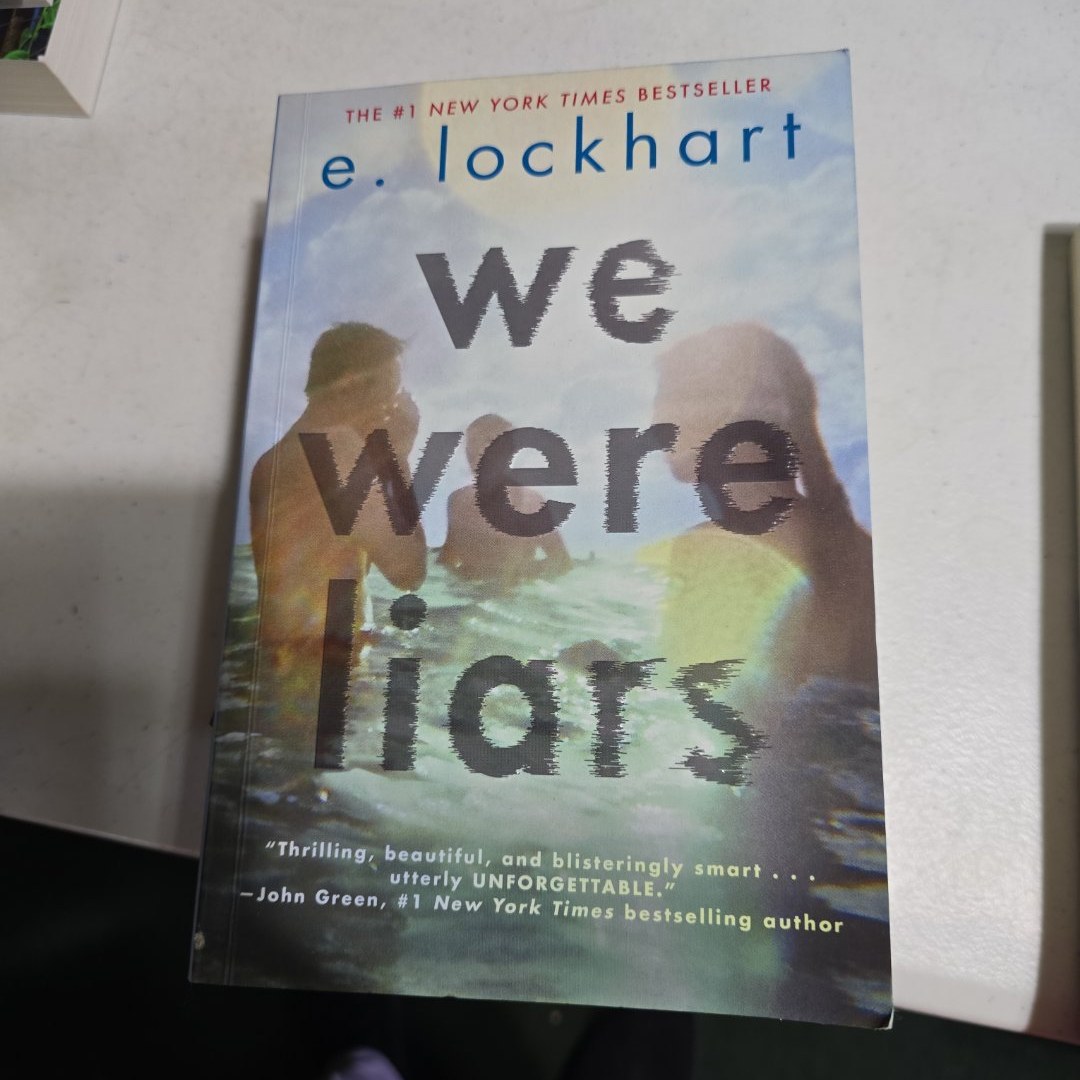 We Were Liars: Deluxe Edition