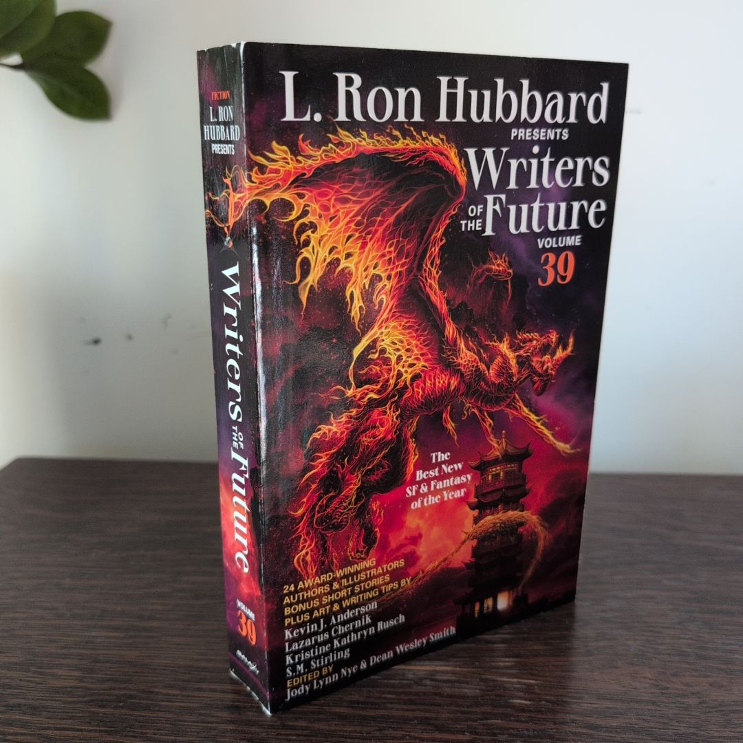 L. Ron Hubbard Presents Writers of the Future Volume 39