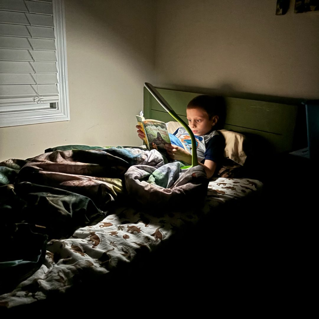 Reya Reads