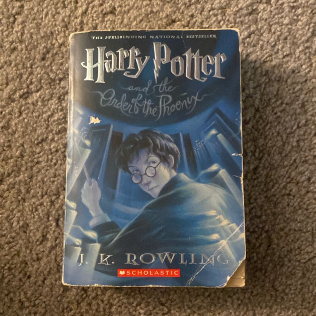 Harry Potter and the Order of the Phoenix (Harry Potter, Book 5)