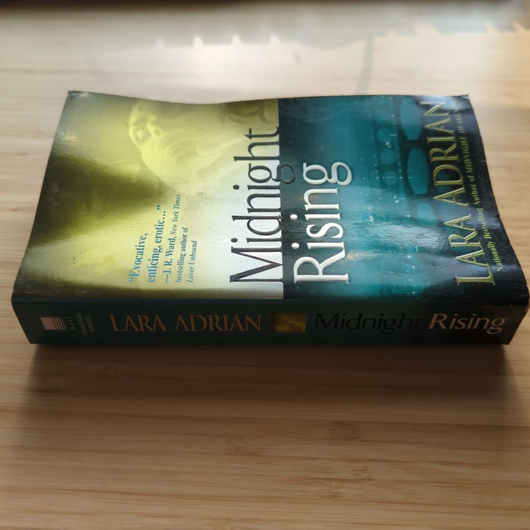 Midnight Rising by Lara Adrian