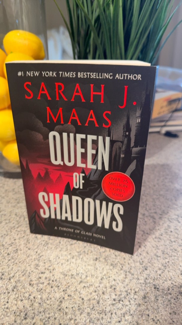 Queen of Shadows