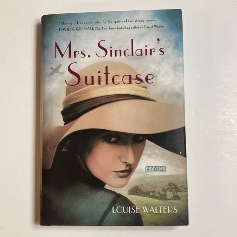 Mrs. Sinclair's Suitcase by Louise Walters, Hardcover | Pangobooks