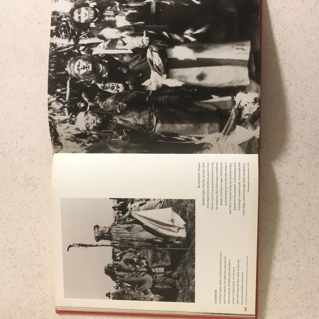 Indians : The Great Photographs That Reveal North American Indian Life, 1847-1929, from the Unique Collection of the Smithsonian Institution