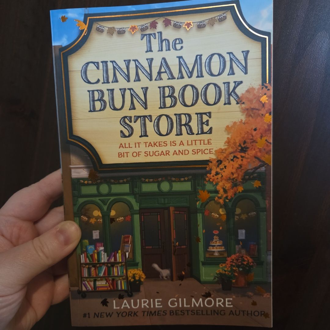 The Cinnamon Bun Book Store (Dream Harbor, Book 2)