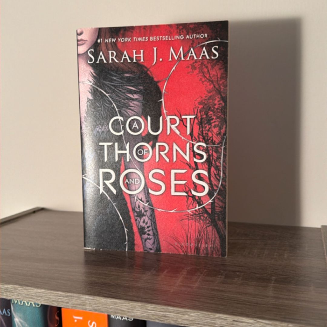 A Court of Thorns and Roses (First Edition)