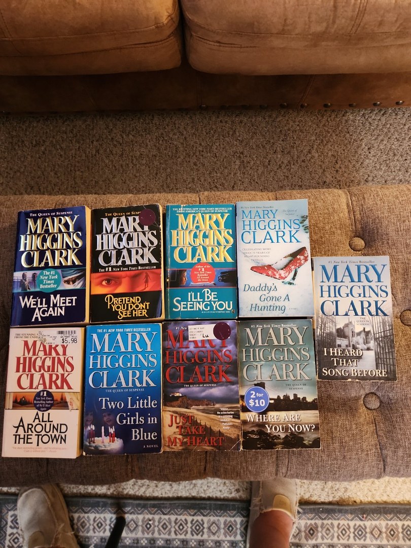 Mary Higgins Clark Lot of 9 Suspense Thriller Paperback Books Set #1