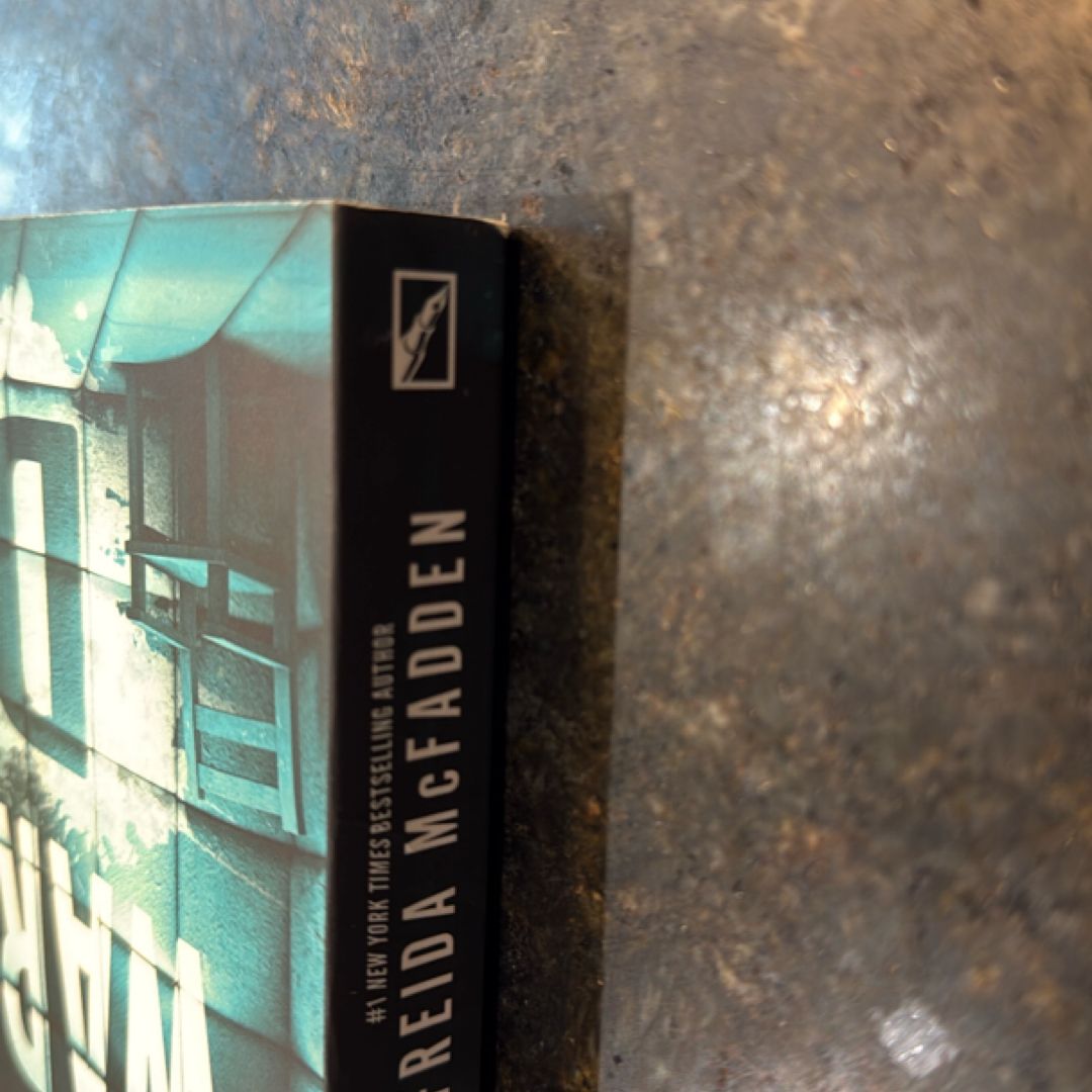 Ward D by Freida McFadden, Paperback | Pangobooks