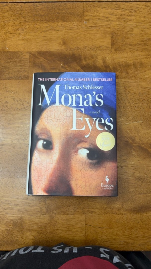 Mona's Eyes