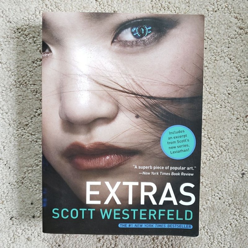 Extras by Scott Westerfeld; Rodrigo Corral, Paperback | Pangobooks