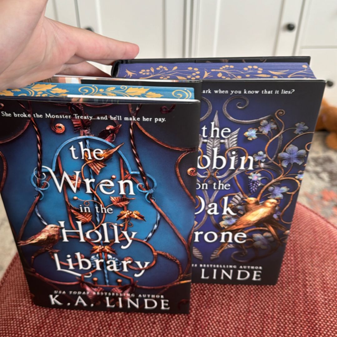 The Wren in the Holly Library (Deluxe Limited Edition)