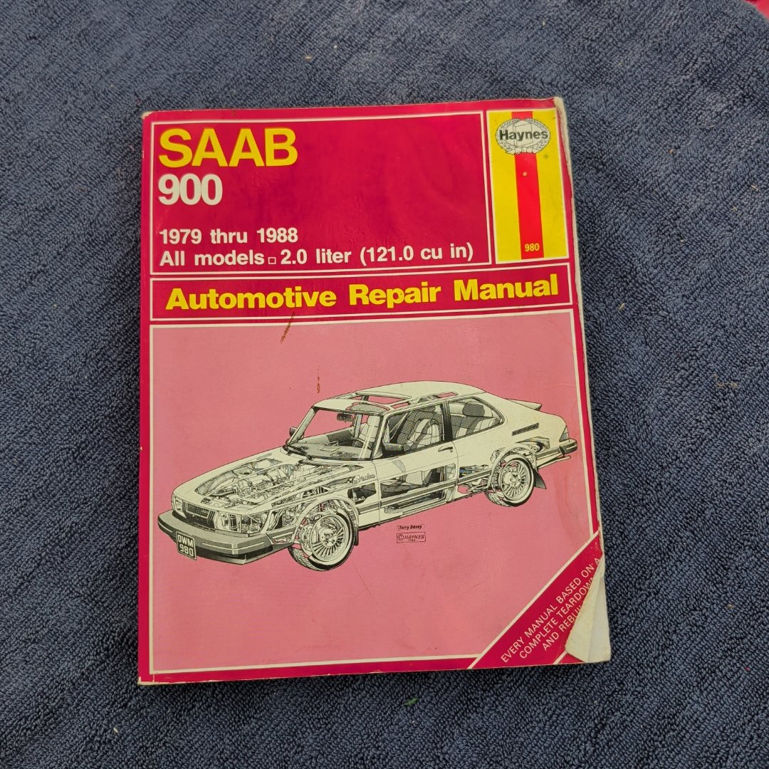 Saab 900