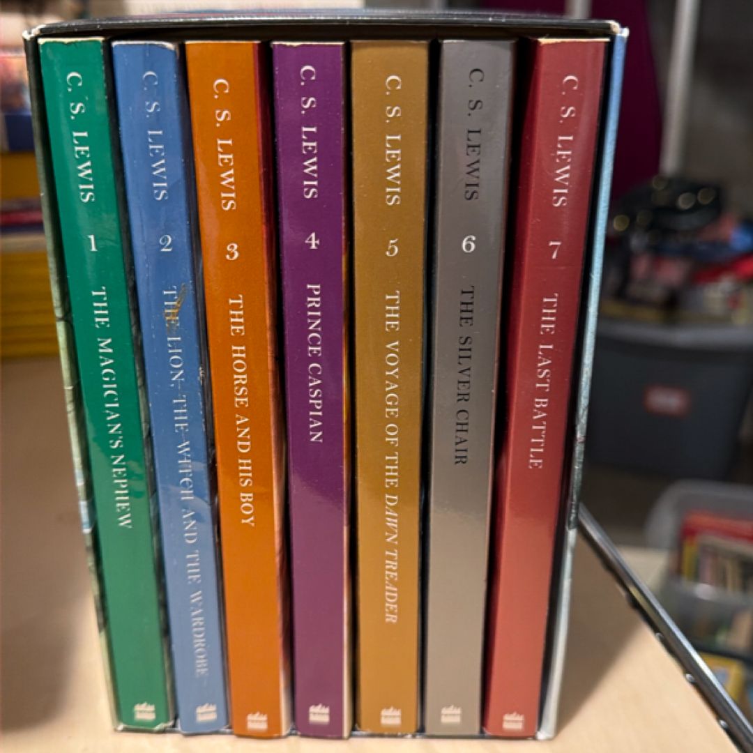 The Chronicles of Narnia Rack Paperback 7-Book Box Set