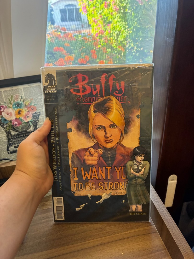 Set of two Buffy the Vampire Slayer Comics