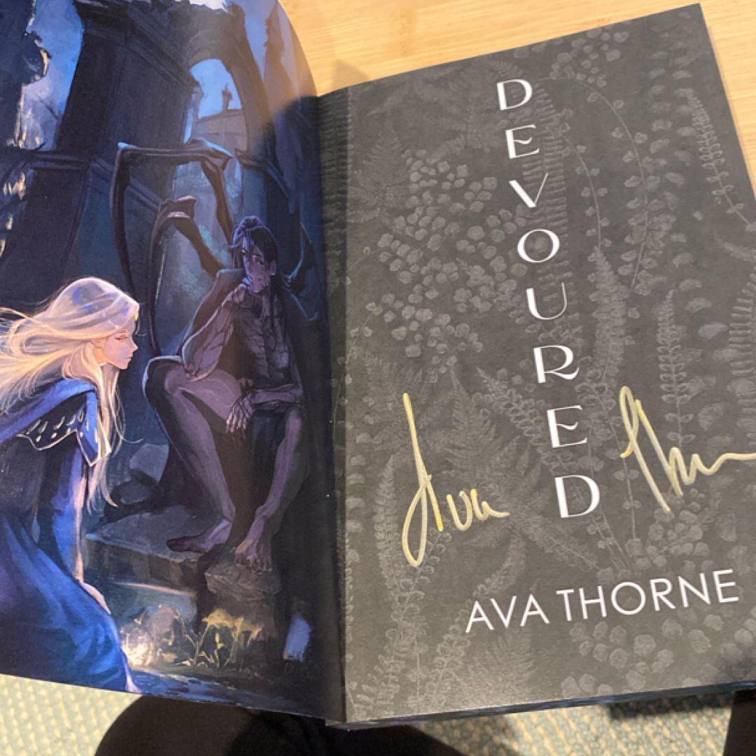 Devoured (Deluxe Edition)(Signed + Art Cards) | PangoBooks