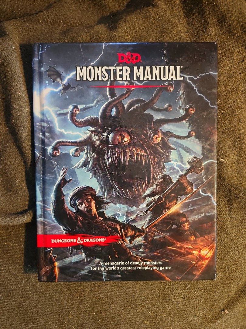 Dungeons and Dragons Monster Manual (Core Rulebook, d&d Roleplaying Game)