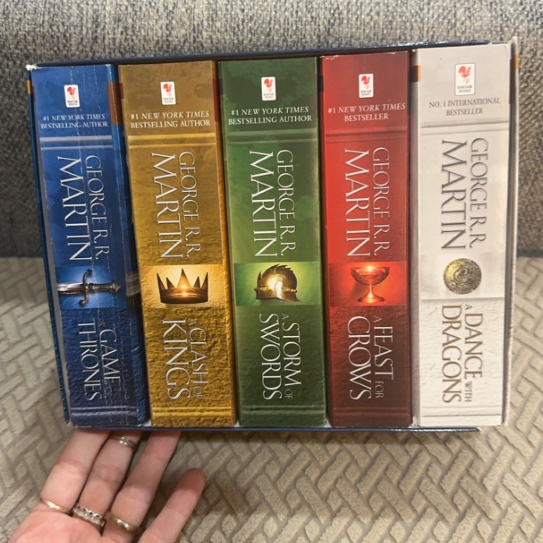 George R. R. Martin's a Game of Thrones 5-Book Boxed Set (Song of Ice and Fire Series)
