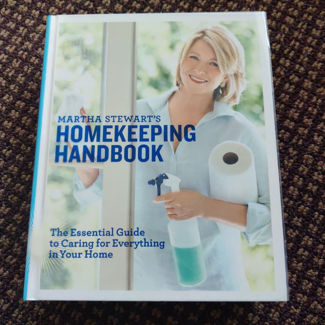 Martha Stewart's Homekeeping Handbook: The Essential Guide to Caring for Everything in Your Home | 9780517577004