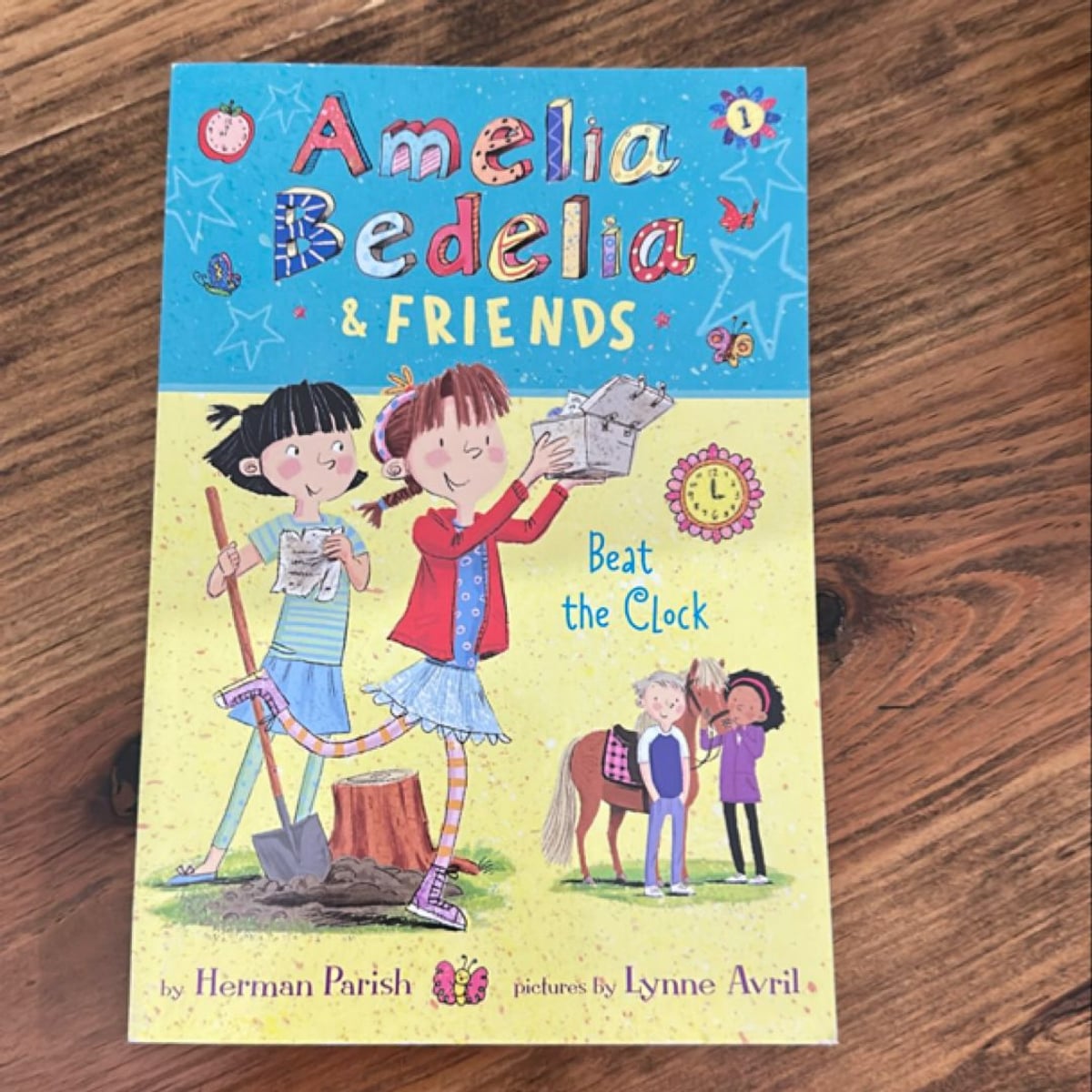 Amelia Bedelia and Friends #1: Amelia Bedelia and Friends Beat the ...