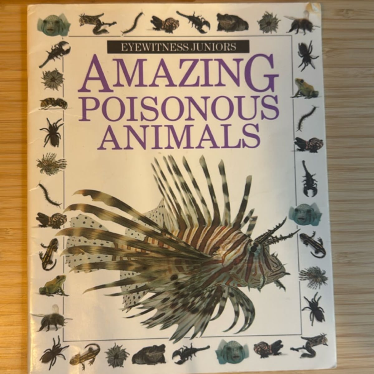Amazing Poisonous Animals by Alexandra Parsons, Jerry Young