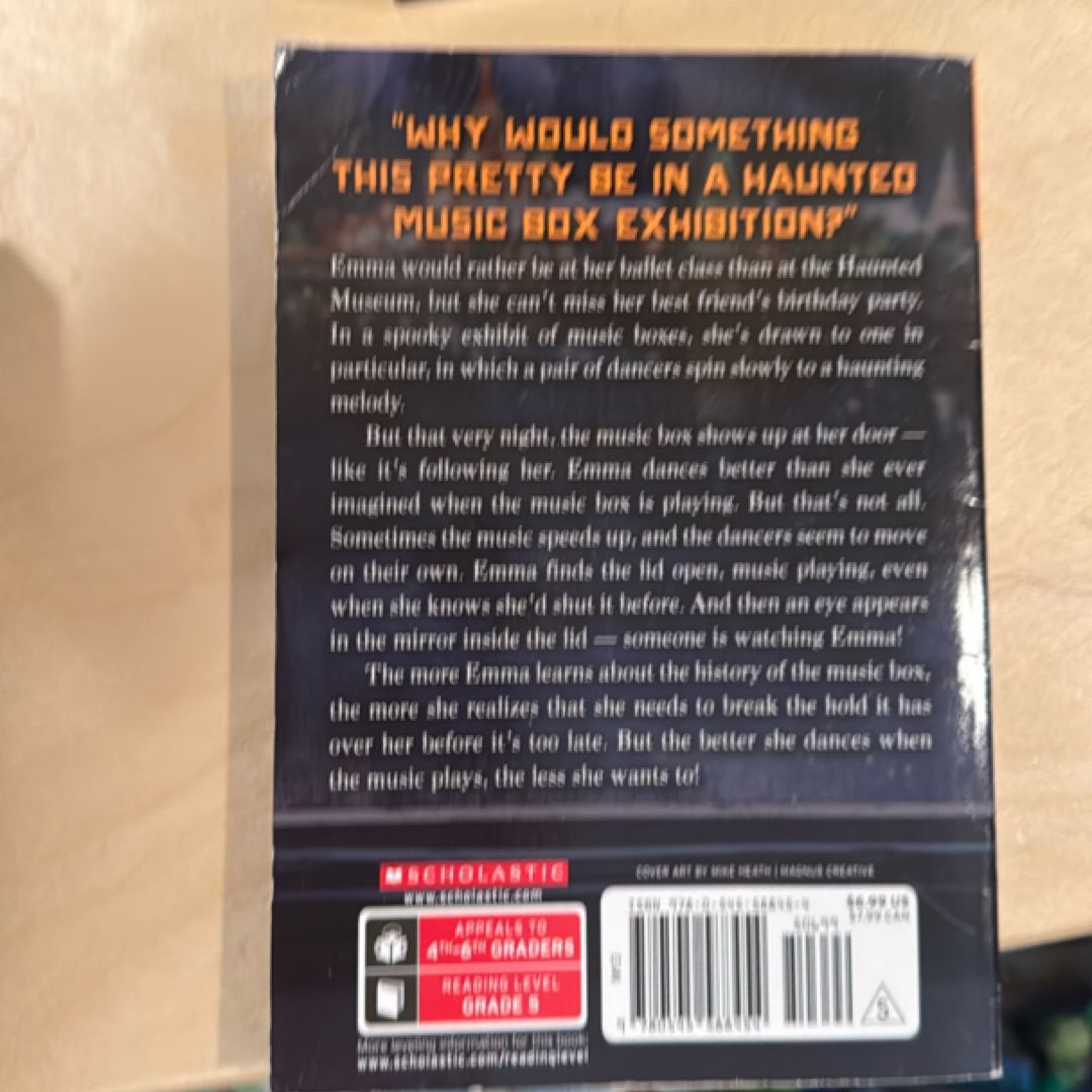 The Haunted Museum #2: the Phantom Music Box by Suzanne Weyn