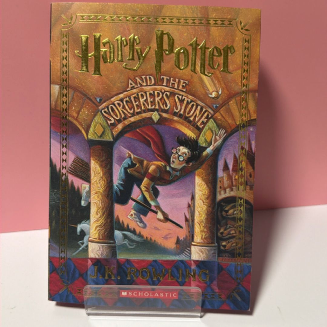 Harry Potter and the Sorcerer's Stone (Stenciled Edges) (Harry Potter, Book 1)