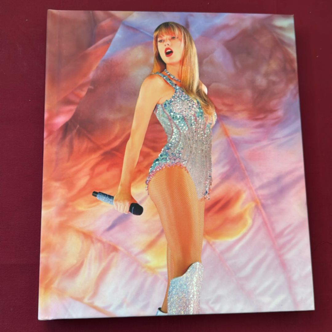 The Official Taylor Swift | The Eras Tour Book