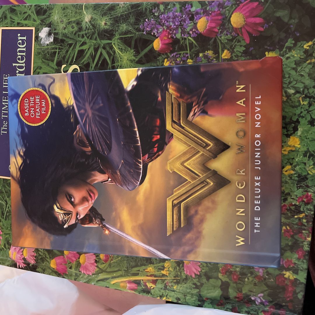 Wonder Woman: the Deluxe Junior Novel