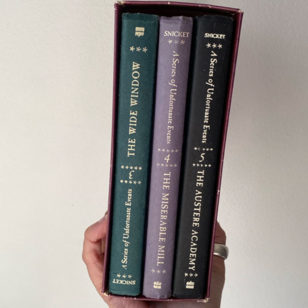 A Series of Unfortunate Events Box: the Situation Worsens (Books 4-6)